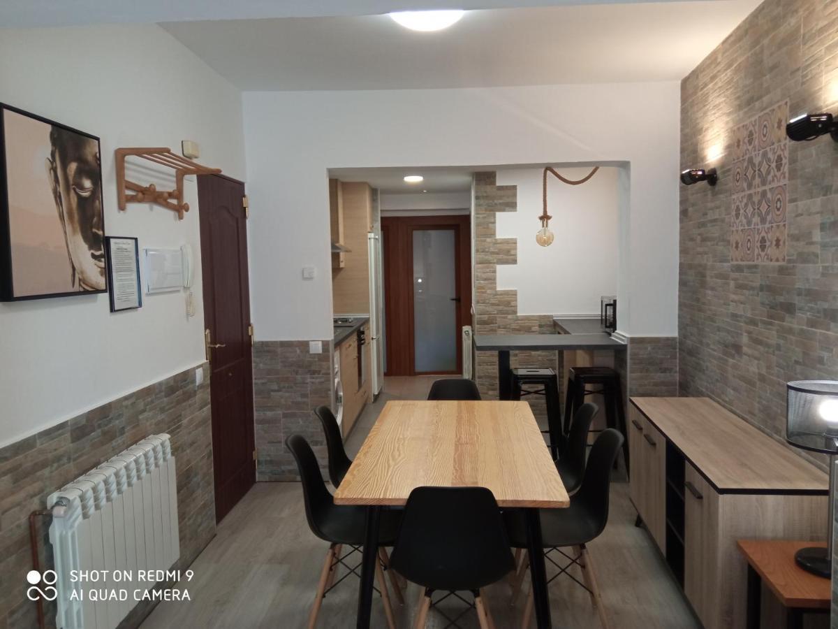 Apartamentos La Casona De Ezcaray Con Terrazas Y Patios Individuales Exterior photo