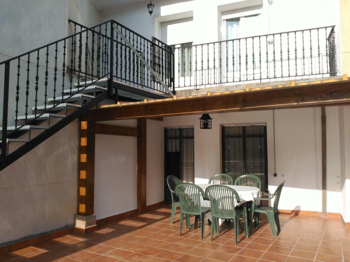 Apartamentos La Casona De Ezcaray Con Terrazas Y Patios Individuales Exterior photo